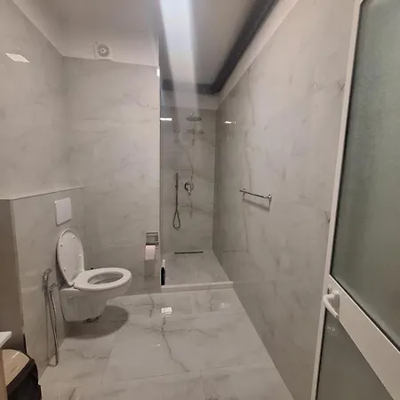 Near Klinika Keit דירה טיראנה