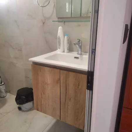 Near Klinika Keit Апартаменты Тирана