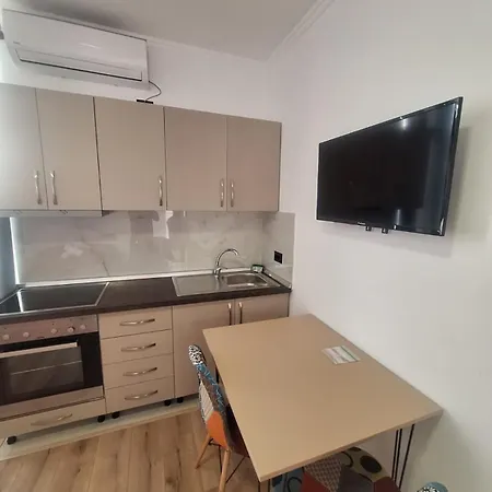 Near Klinika Keit דירה טיראנה