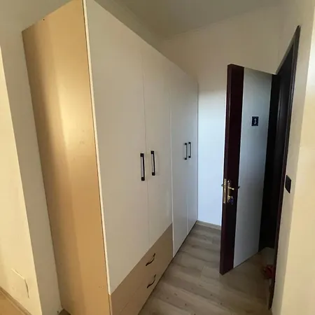 Near Klinika Keit Тирана
